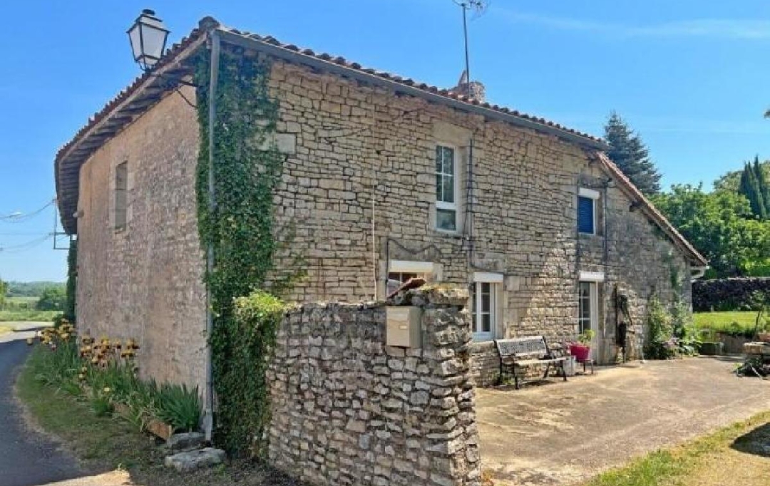 AGENCE TIC RUFFEC : Maison / Villa | NANTEUIL-EN-VALLEE (16700) | 180 m2 | 159 575 € 
