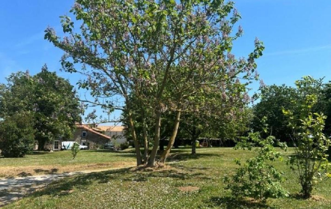 AGENCE TIC RUFFEC : Maison / Villa | NANTEUIL-EN-VALLEE (16700) | 180 m2 | 159 575 € 