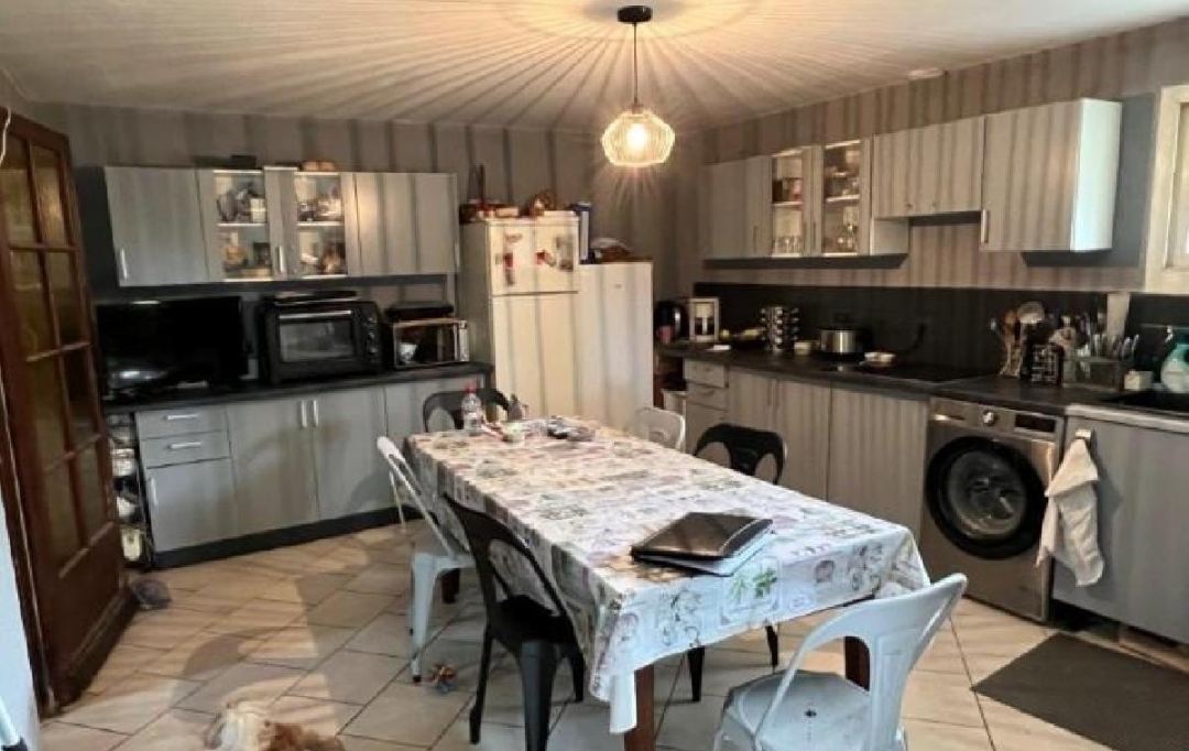 AGENCE TIC RUFFEC : Maison / Villa | NANTEUIL-EN-VALLEE (16700) | 180 m2 | 159 575 € 