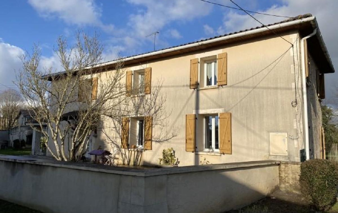 AGENCE TIC RUFFEC : Maison / Villa | NANTEUIL-EN-VALLEE (16700) | 141 m2 | 319 150 € 