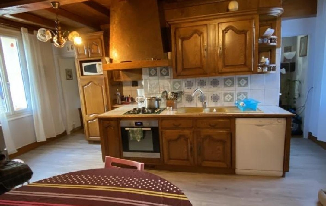 AGENCE TIC RUFFEC : Maison / Villa | NANTEUIL-EN-VALLEE (16700) | 141 m2 | 319 150 € 