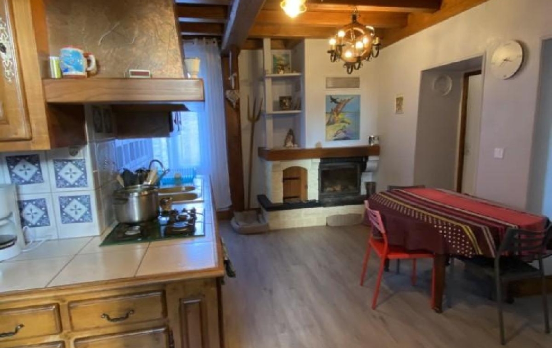 AGENCE TIC RUFFEC : Maison / Villa | NANTEUIL-EN-VALLEE (16700) | 141 m2 | 319 150 € 