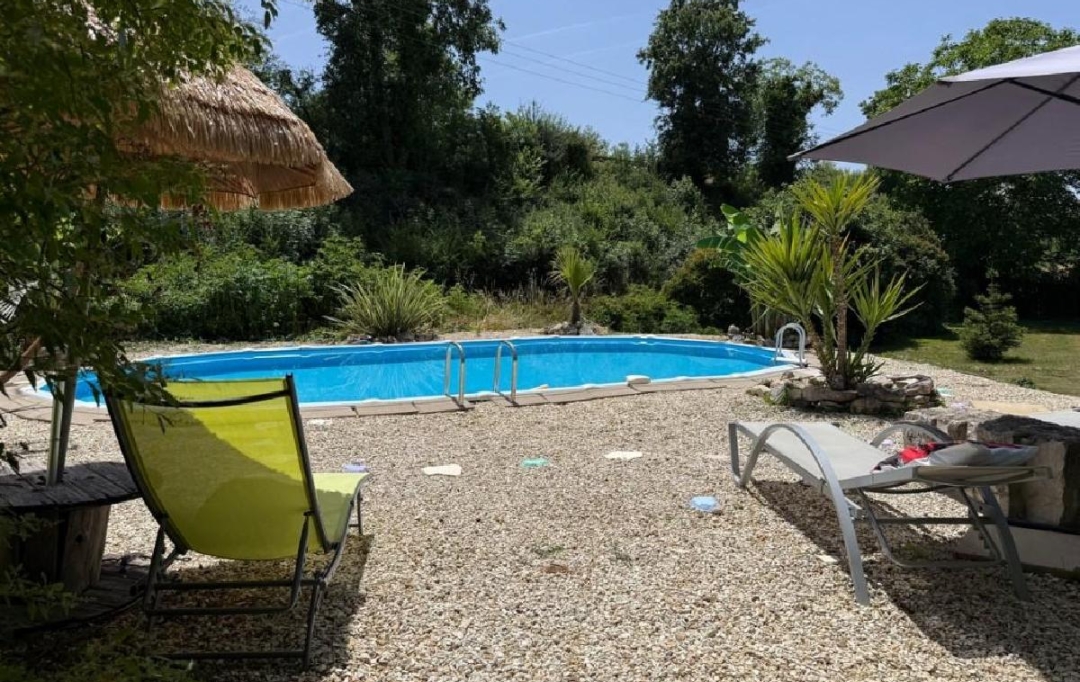 AGENCE TIC RUFFEC : Maison / Villa | VERTEUIL-SUR-CHARENTE (16510) | 370 m2 | 399 400 &euro; 