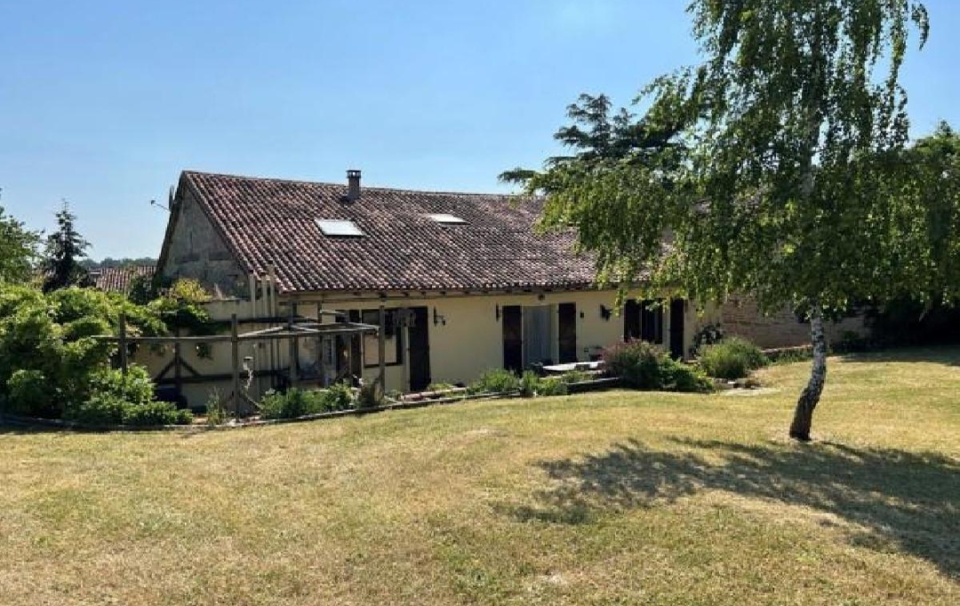 AGENCE TIC RUFFEC : Maison / Villa | CHARROUX (86250) | 160 m2 | 234 000 € 