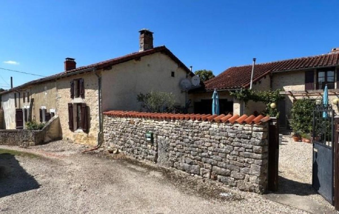 AGENCE TIC RUFFEC : House | NANTEUIL-EN-VALLEE (16700) | 313 m2 | 297 870 € 
