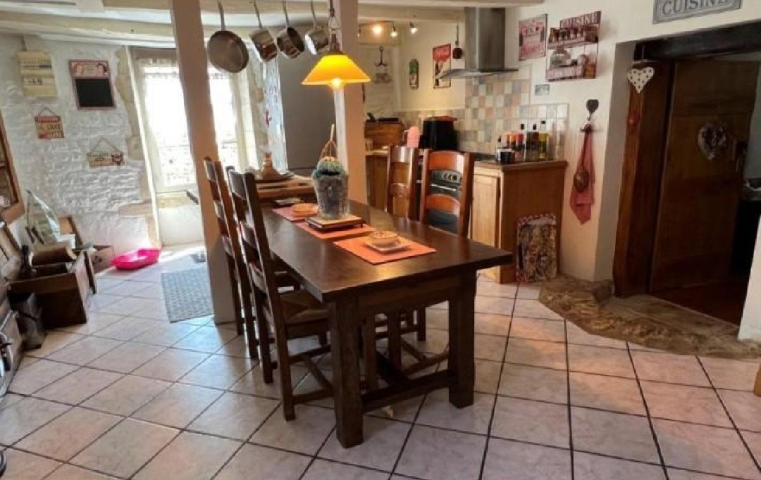 AGENCE TIC RUFFEC : House | NANTEUIL-EN-VALLEE (16700) | 313 m2 | 297 870 € 