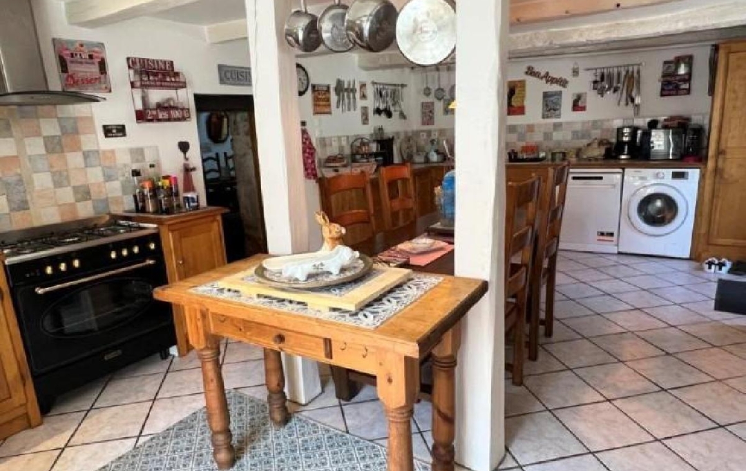 AGENCE TIC RUFFEC : House | NANTEUIL-EN-VALLEE (16700) | 313 m2 | 297 870 € 