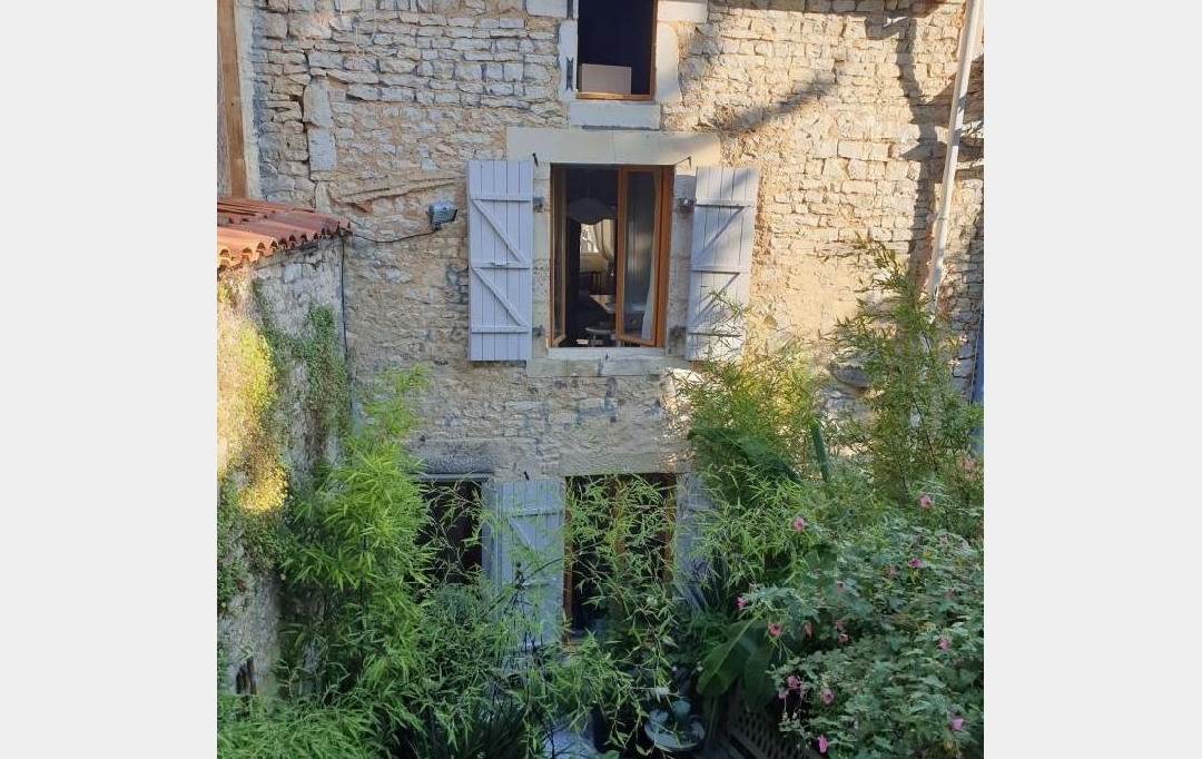 AGENCE TIC RUFFEC : Maison / Villa | VERTEUIL-SUR-CHARENTE (16510) | 135 m2 | 102 000 € 