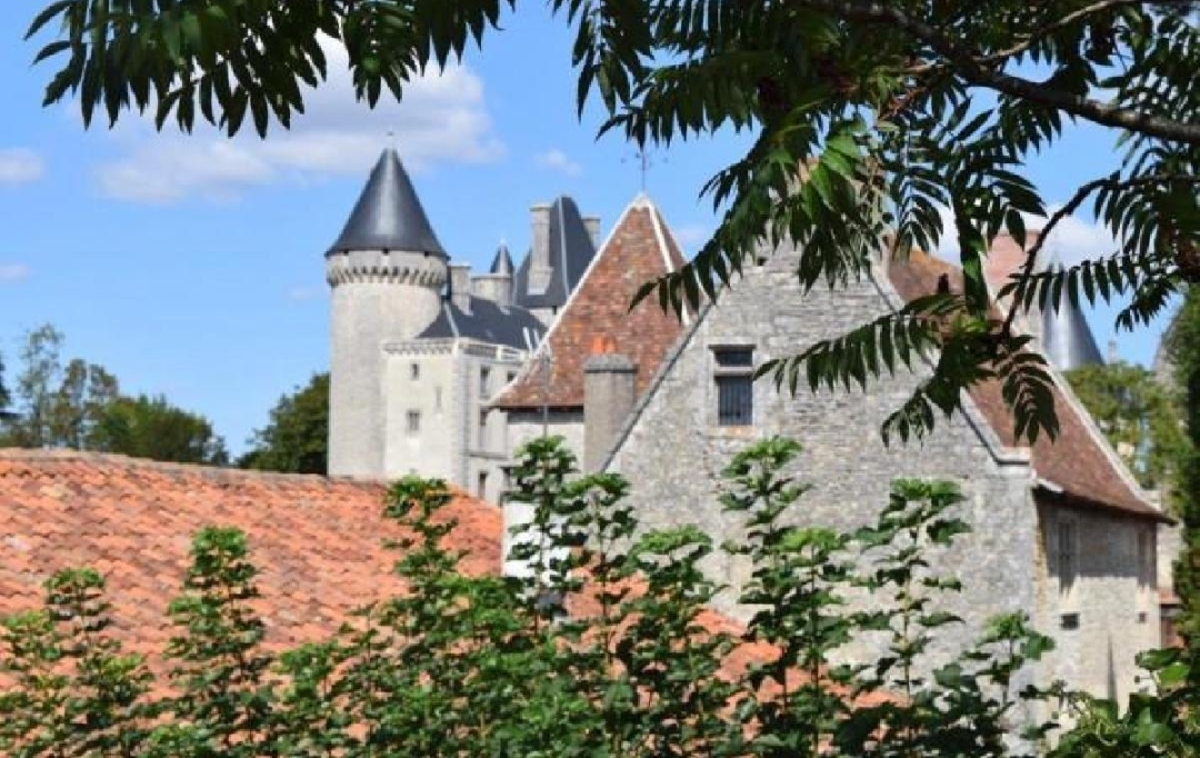AGENCE TIC RUFFEC : Maison / Villa | VERTEUIL-SUR-CHARENTE (16510) | 135 m2 | 102 000 € 