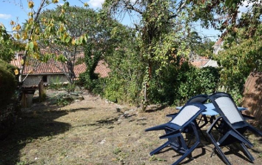 AGENCE TIC RUFFEC : Maison / Villa | VERTEUIL-SUR-CHARENTE (16510) | 135 m2 | 102 000 € 