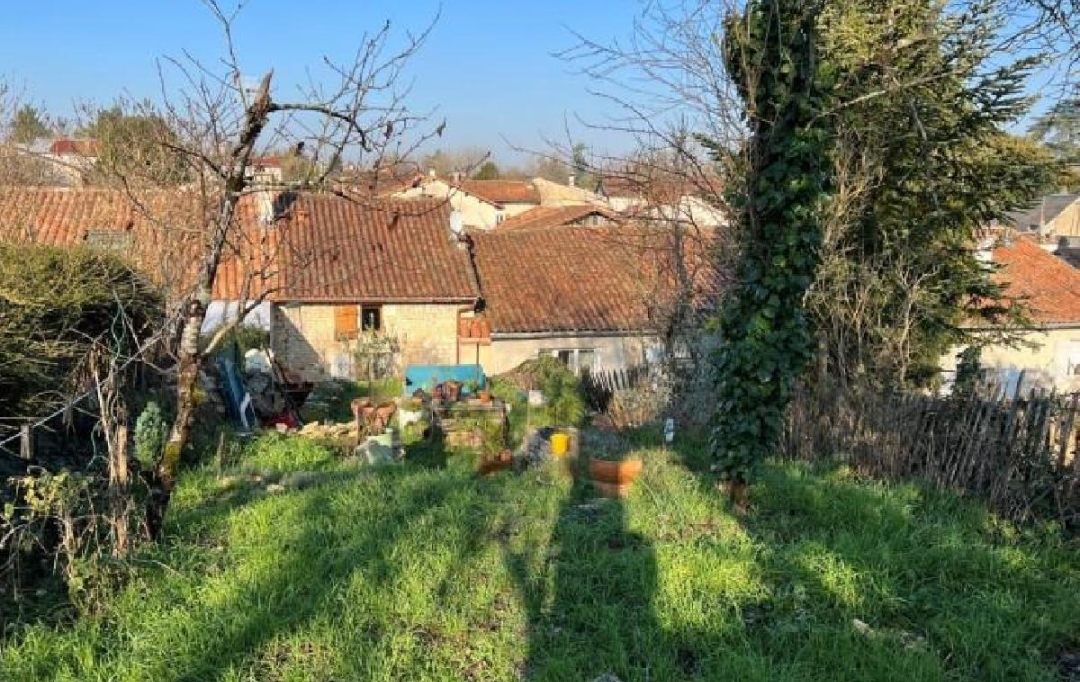 AGENCE TIC RUFFEC : Maison / Villa | VERTEUIL-SUR-CHARENTE (16510) | 135 m2 | 102 000 € 