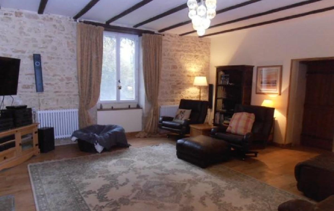 AGENCE TIC RUFFEC : Maison / Villa | CIVRAY (86400) | 202 m2 | 299 900 € 