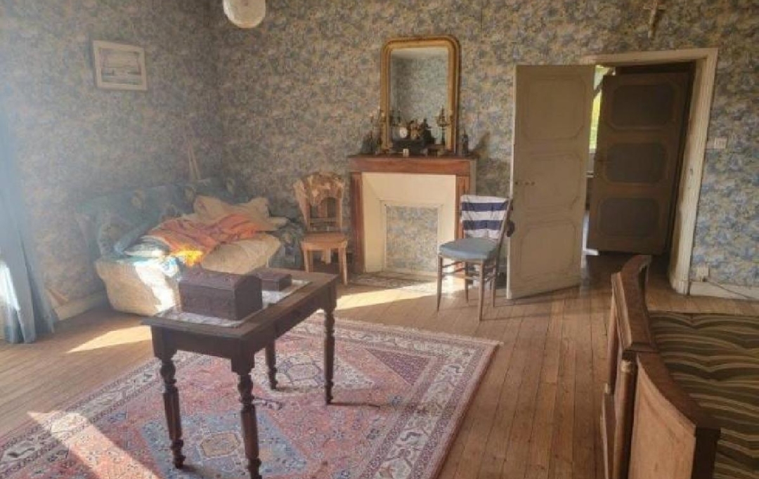 AGENCE TIC RUFFEC : House | RUFFEC (16700) | 208 m2 | 85 000 € 