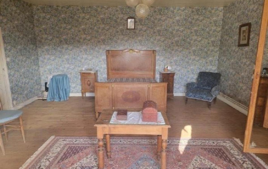 AGENCE TIC RUFFEC : House | RUFFEC (16700) | 208 m2 | 85 000 € 