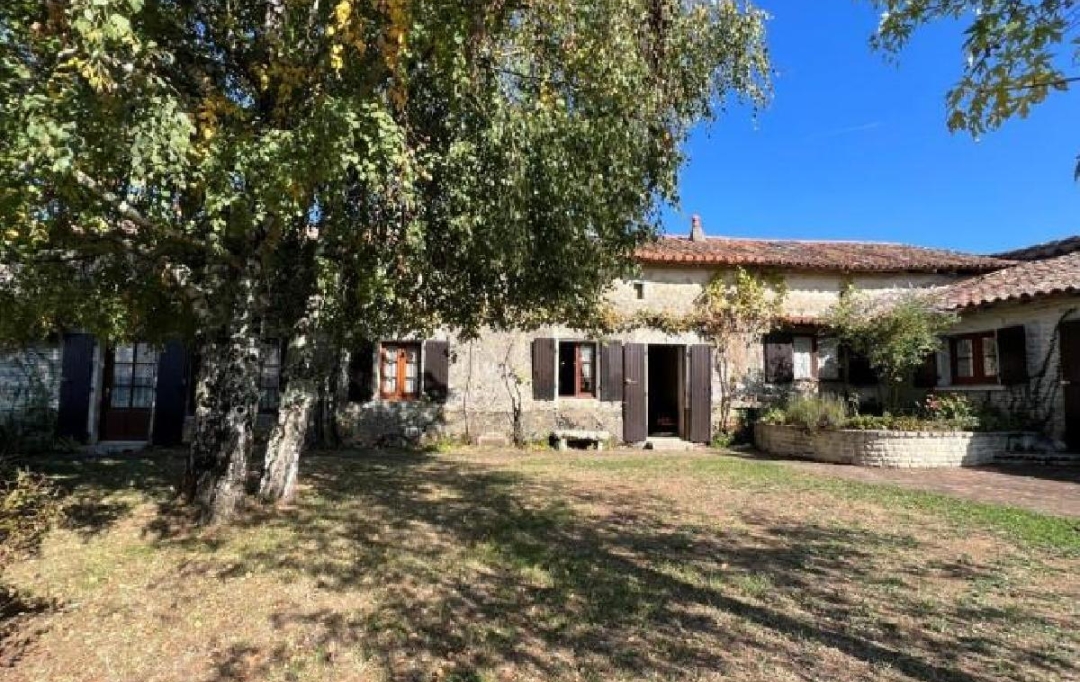 AGENCE TIC RUFFEC : Maison / Villa | CIVRAY (86400) | 177 m2 | 175 500 € 