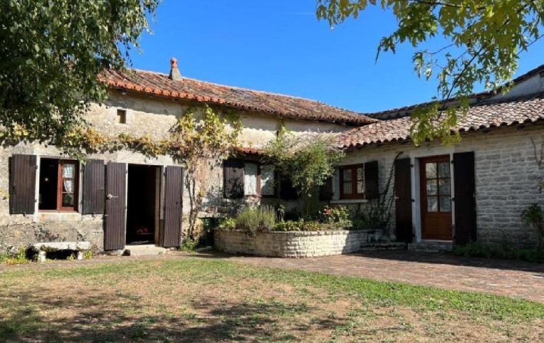 AGENCE TIC RUFFEC : Maison / Villa | CIVRAY (86400) | 177 m2 | 175 500 € 