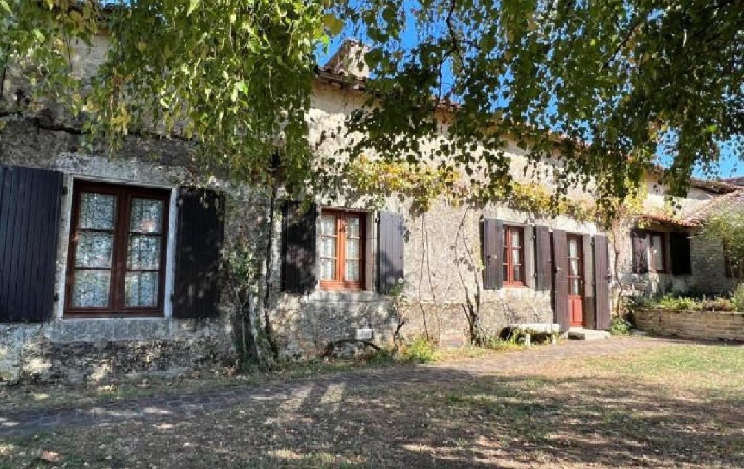 AGENCE TIC RUFFEC : Maison / Villa | CIVRAY (86400) | 177 m2 | 175 500 € 