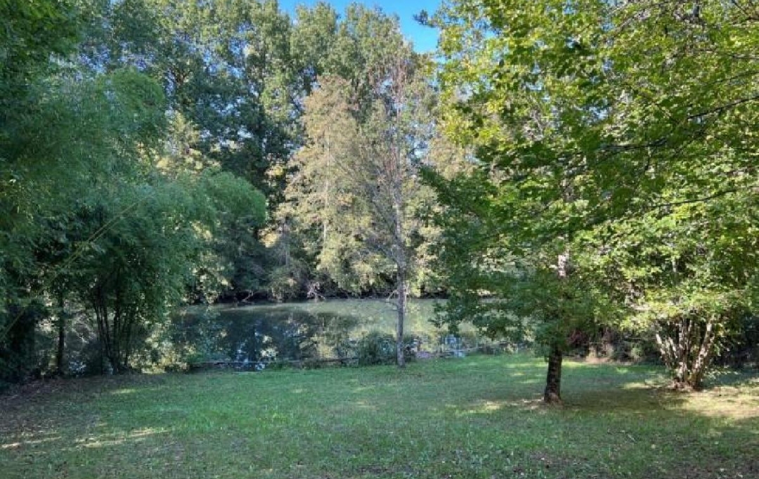 AGENCE TIC RUFFEC : Maison / Villa | CIVRAY (86400) | 177 m2 | 175 500 € 