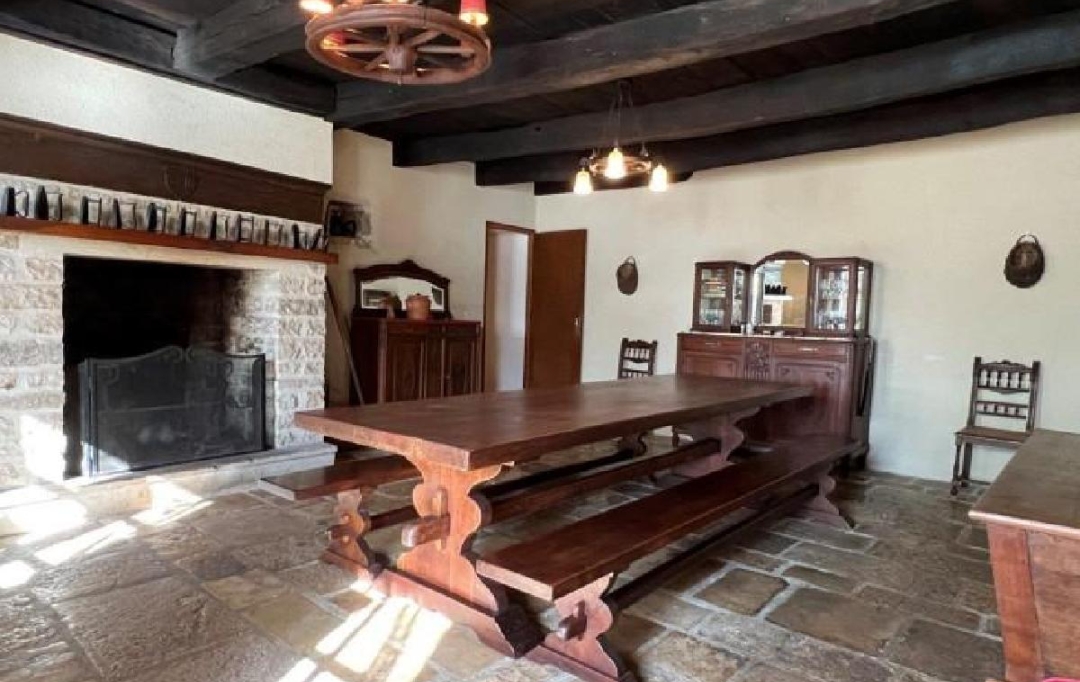 AGENCE TIC RUFFEC : Maison / Villa | CIVRAY (86400) | 177 m2 | 175 500 € 