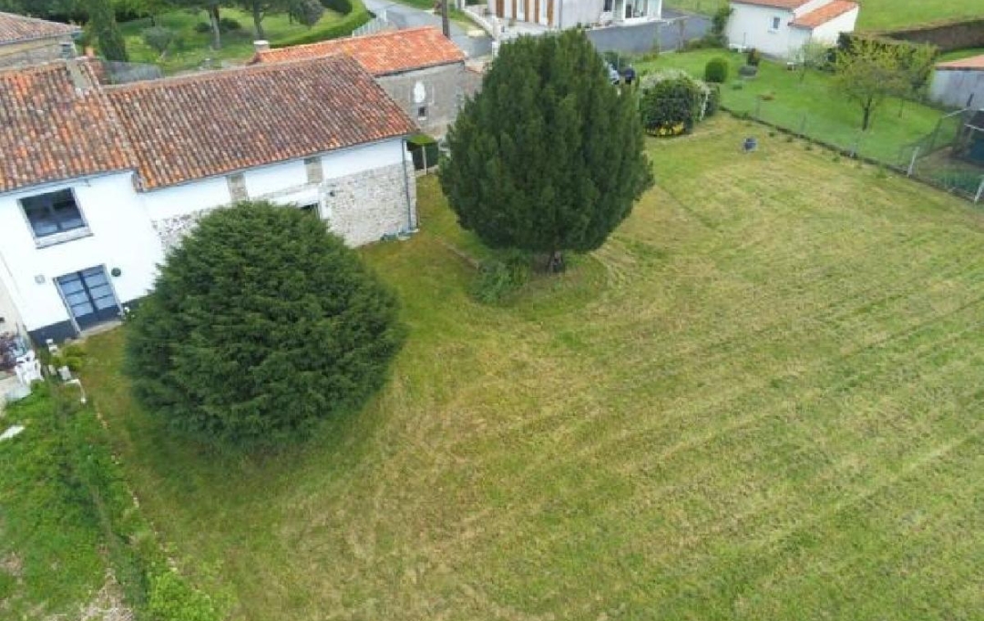AGENCE TIC RUFFEC : Maison / Villa | CIVRAY (86400) | 84 m2 | 90 000 € 