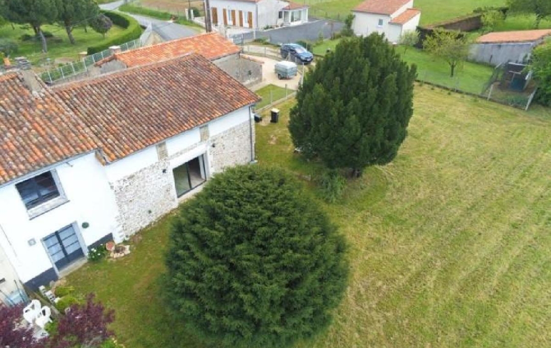 AGENCE TIC RUFFEC : Maison / Villa | CIVRAY (86400) | 84 m2 | 90 000 € 