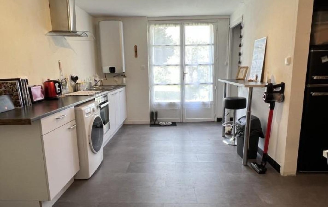 AGENCE TIC RUFFEC : Maison / Villa | CIVRAY (86400) | 84 m2 | 90 000 € 