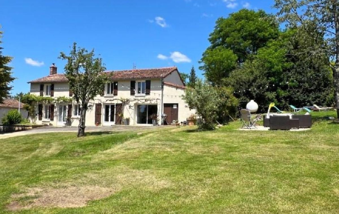 AGENCE TIC RUFFEC : Maison / Villa | NANTEUIL-EN-VALLEE (16700) | 147 m2 | 202 000 € 