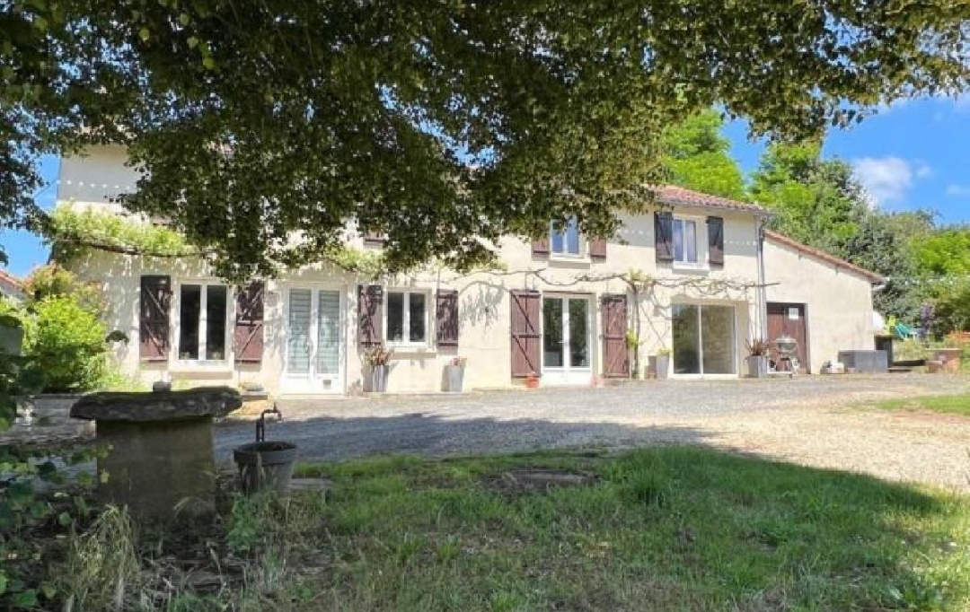 AGENCE TIC RUFFEC : Maison / Villa | NANTEUIL-EN-VALLEE (16700) | 147 m2 | 202 000 € 