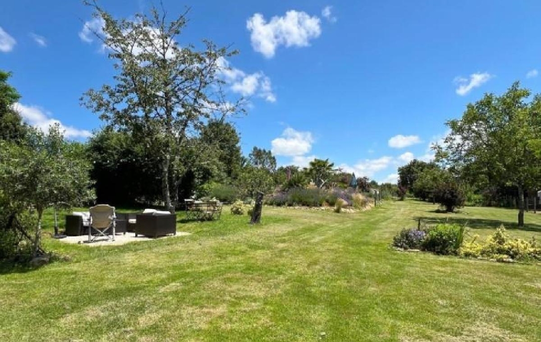 AGENCE TIC RUFFEC : Maison / Villa | NANTEUIL-EN-VALLEE (16700) | 147 m2 | 202 000 € 