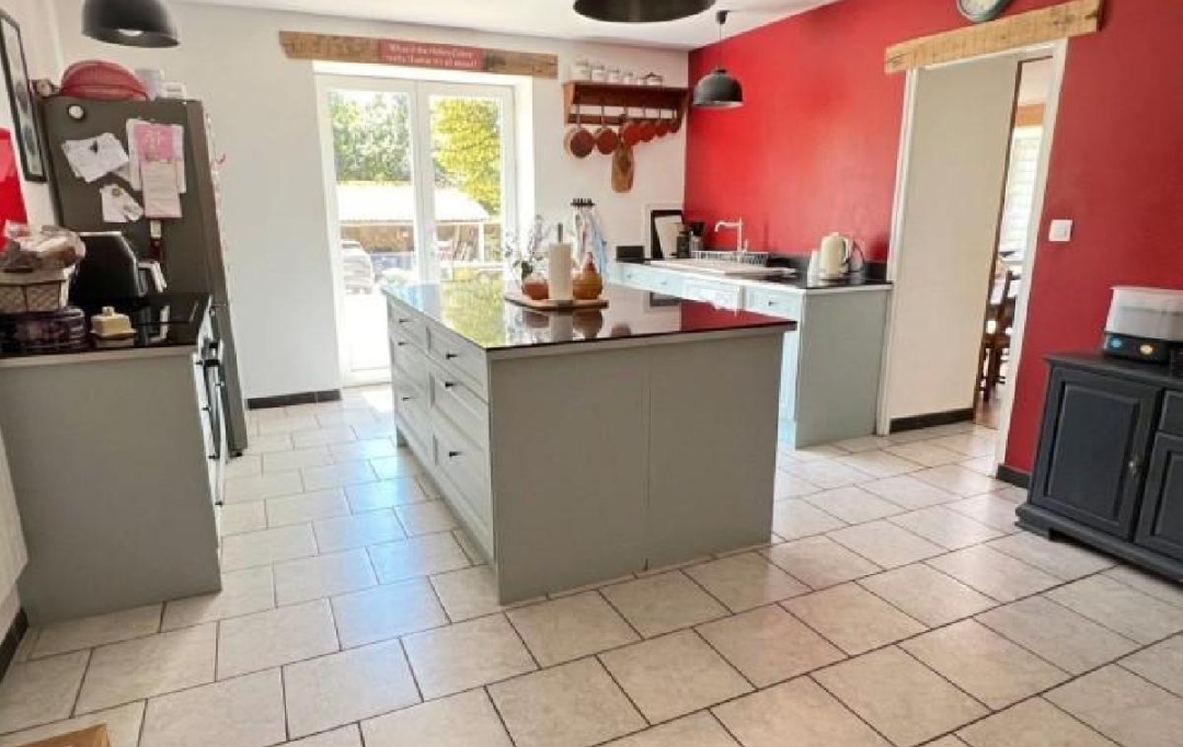 AGENCE TIC RUFFEC : Maison / Villa | NANTEUIL-EN-VALLEE (16700) | 147 m2 | 202 000 € 