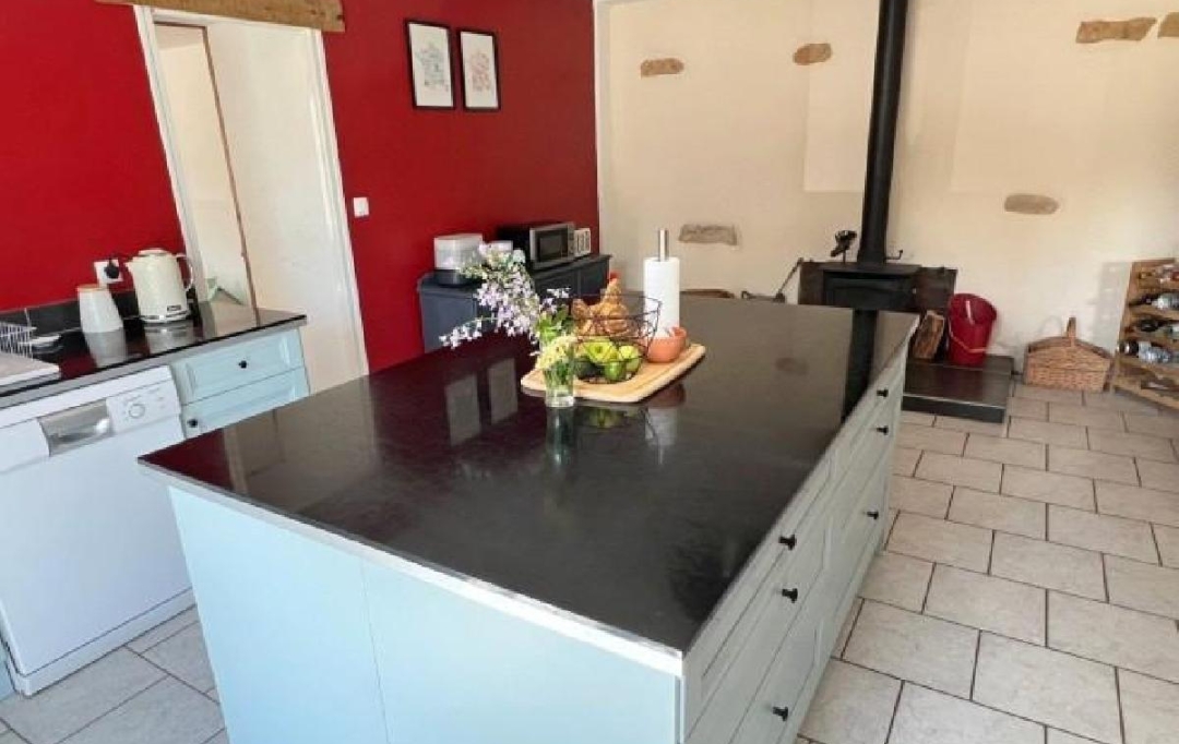 AGENCE TIC RUFFEC : Maison / Villa | NANTEUIL-EN-VALLEE (16700) | 147 m2 | 202 000 € 