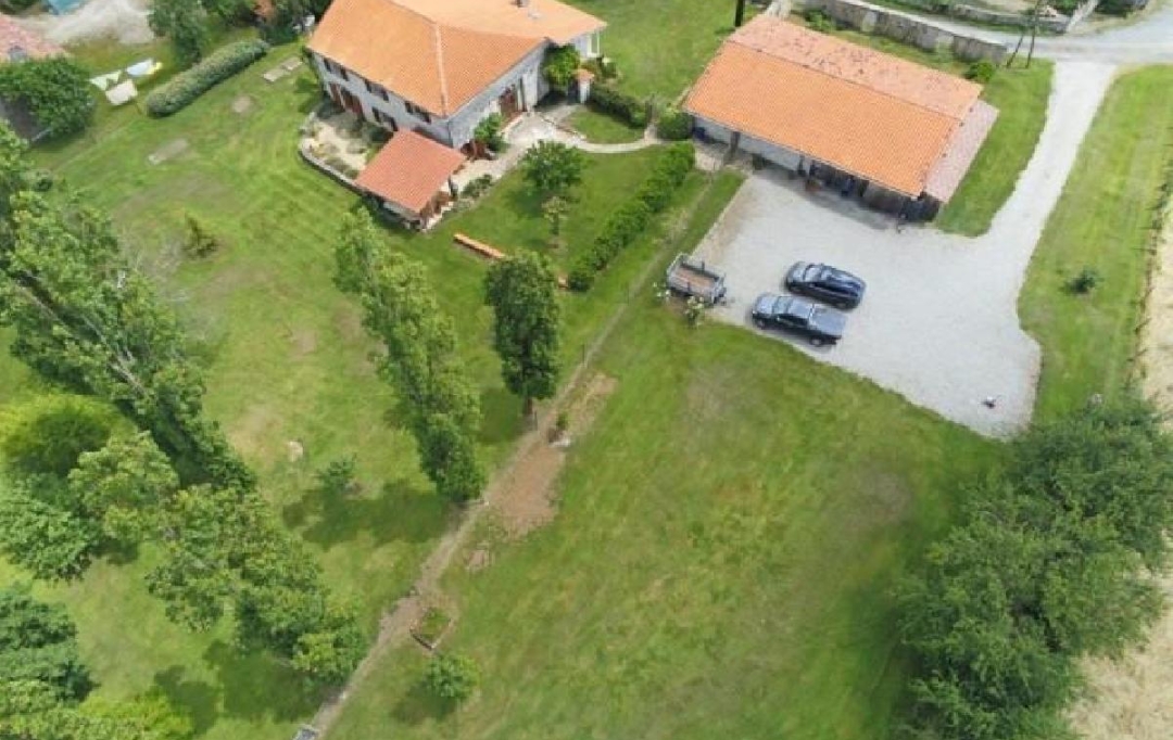 AGENCE TIC RUFFEC : Maison / Villa | CELLEFROUIN (16260) | 270 m2 | 342 600 € 