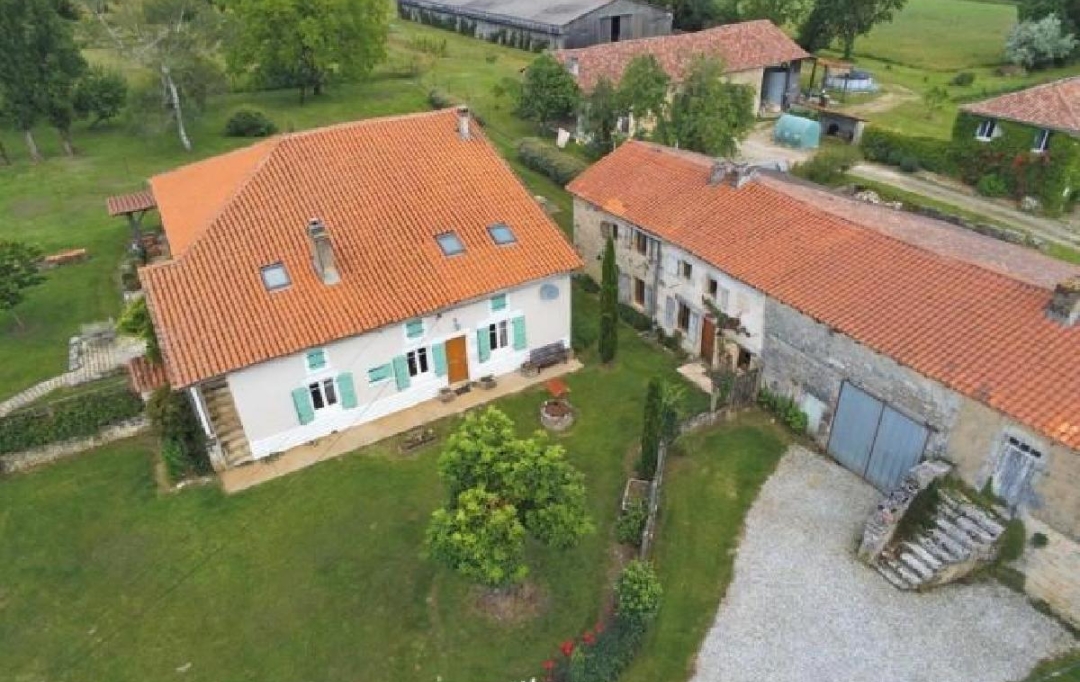 AGENCE TIC RUFFEC : Maison / Villa | CELLEFROUIN (16260) | 270 m2 | 342 600 € 