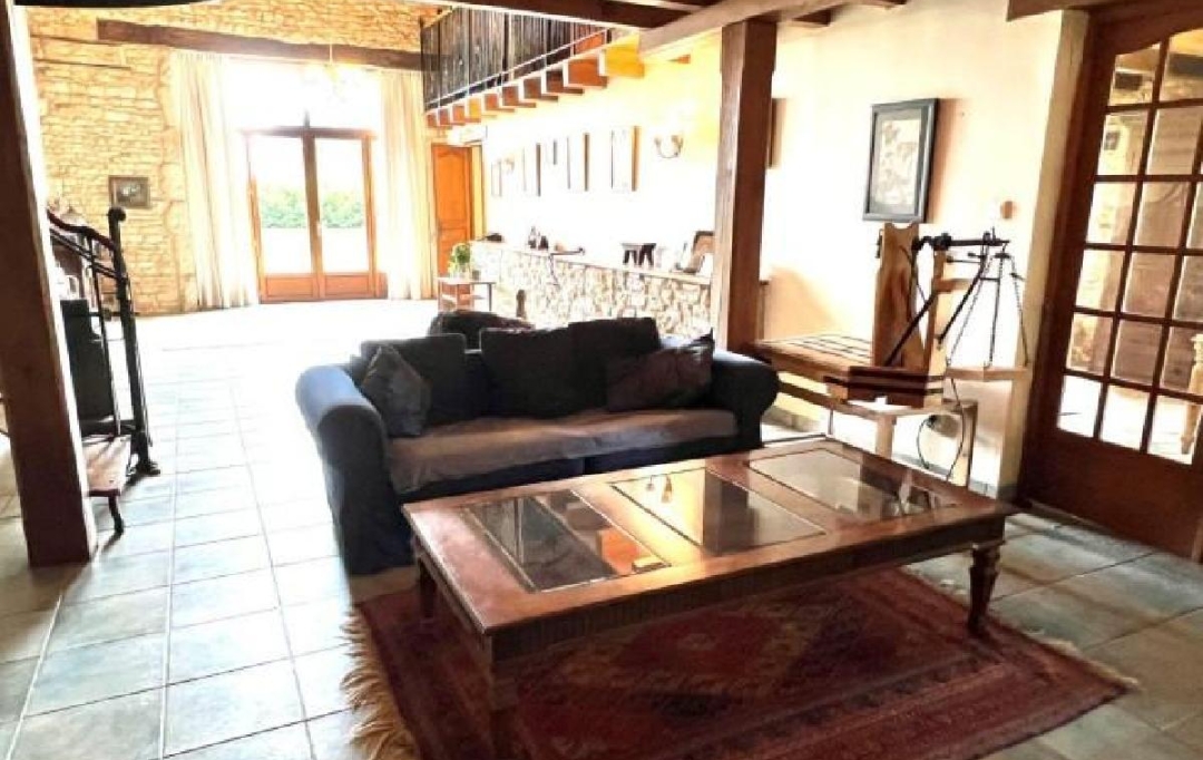 AGENCE TIC RUFFEC : Maison / Villa | CELLEFROUIN (16260) | 270 m2 | 342 600 € 