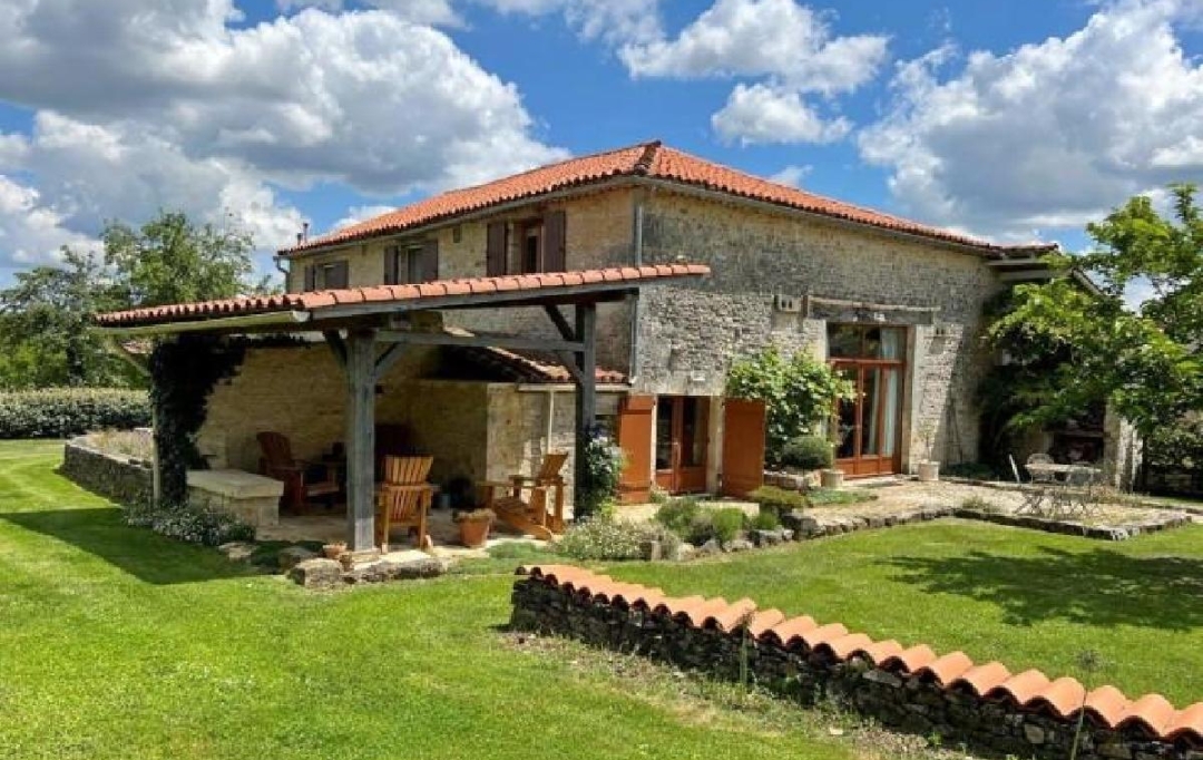 AGENCE TIC RUFFEC : Maison / Villa | CELLEFROUIN (16260) | 270 m2 | 342 600 € 