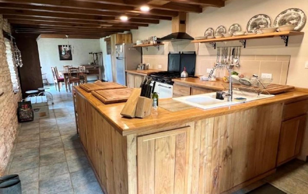 AGENCE TIC RUFFEC : Maison / Villa | CELLEFROUIN (16260) | 270 m2 | 324 950 &euro; 
