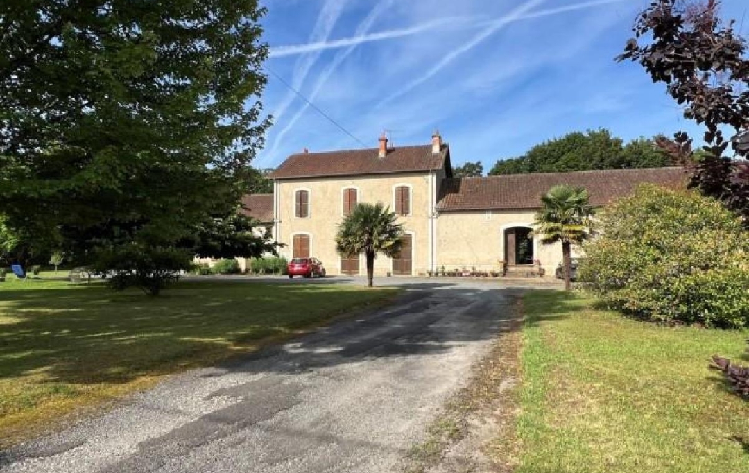 AGENCE TIC RUFFEC : Maison / Villa | VERTEUIL-SUR-CHARENTE (16510) | 220 m2 | 297 800 € 