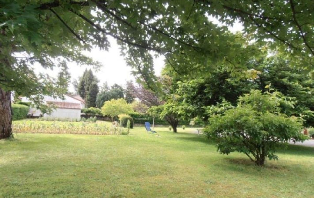 AGENCE TIC RUFFEC : Maison / Villa | VERTEUIL-SUR-CHARENTE (16510) | 220 m2 | 297 800 € 