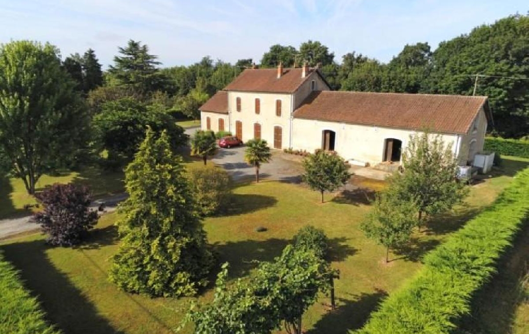 AGENCE TIC RUFFEC : Maison / Villa | VERTEUIL-SUR-CHARENTE (16510) | 220 m2 | 297 800 € 