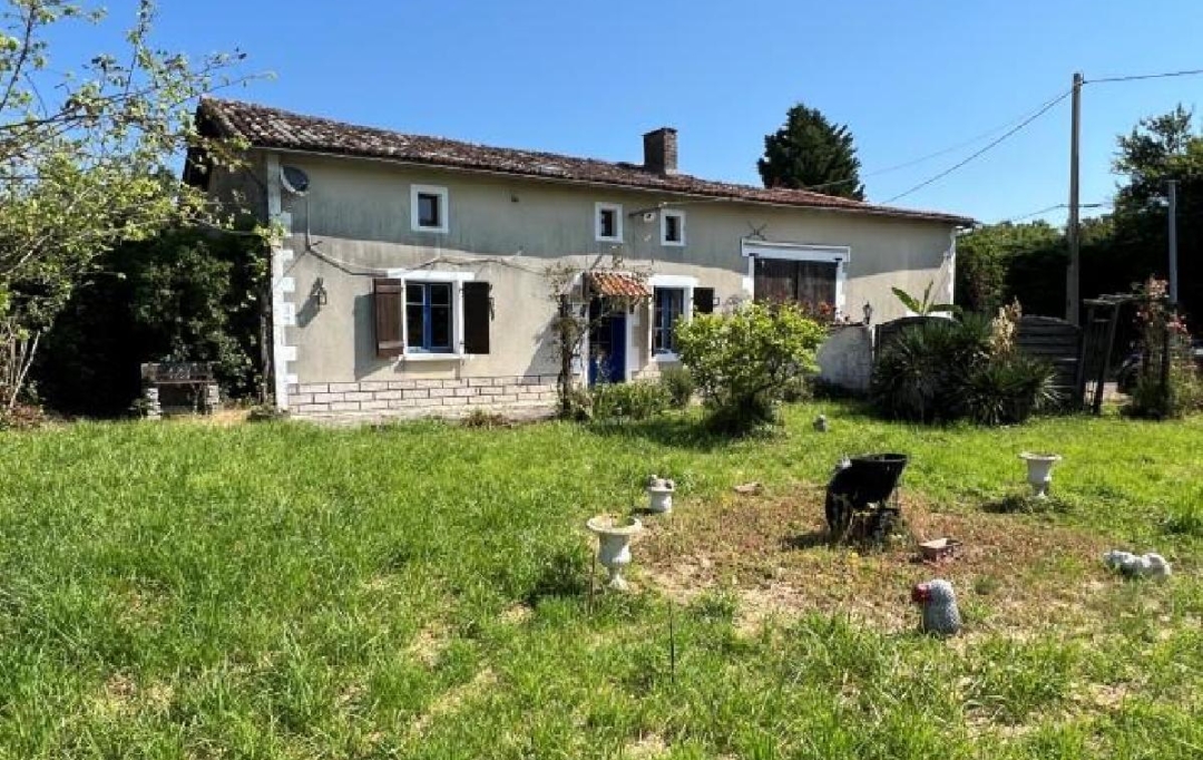 AGENCE TIC RUFFEC : House | CHAMPAGNE-MOUTON (16350) | 145 m2 | 91 395 &euro; 