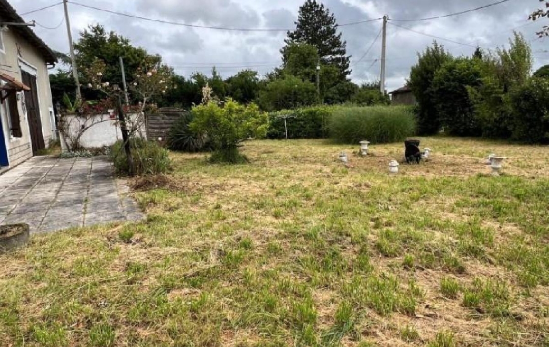 AGENCE TIC RUFFEC : House | CHAMPAGNE-MOUTON (16350) | 145 m2 | 91 395 &euro; 