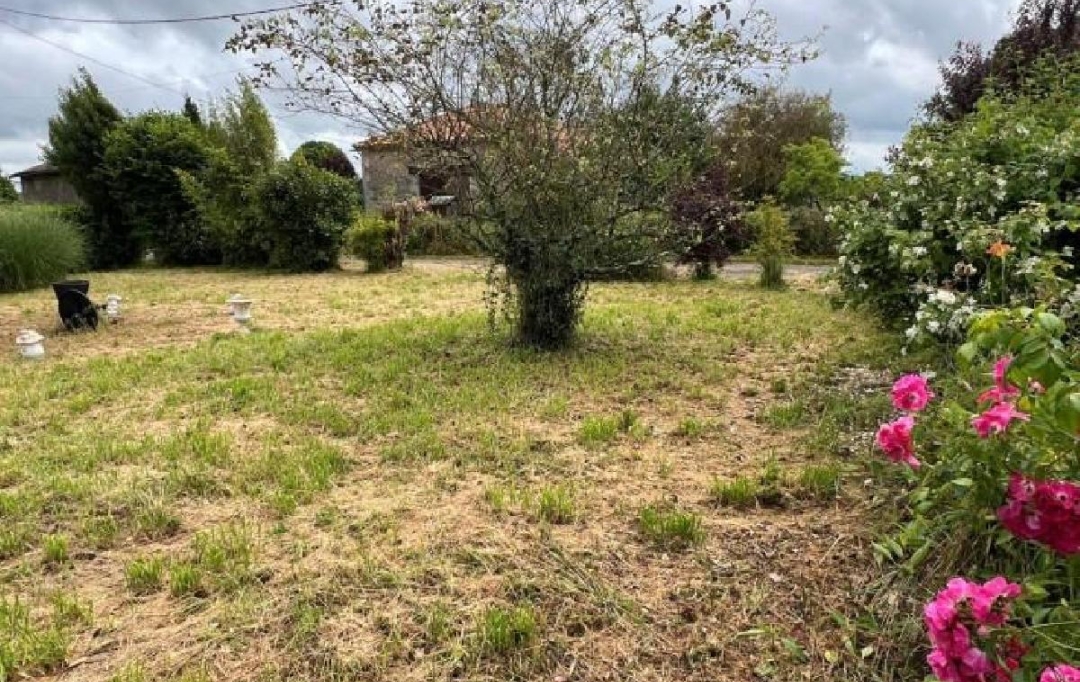 AGENCE TIC RUFFEC : House | CHAMPAGNE-MOUTON (16350) | 145 m2 | 91 395 &euro; 