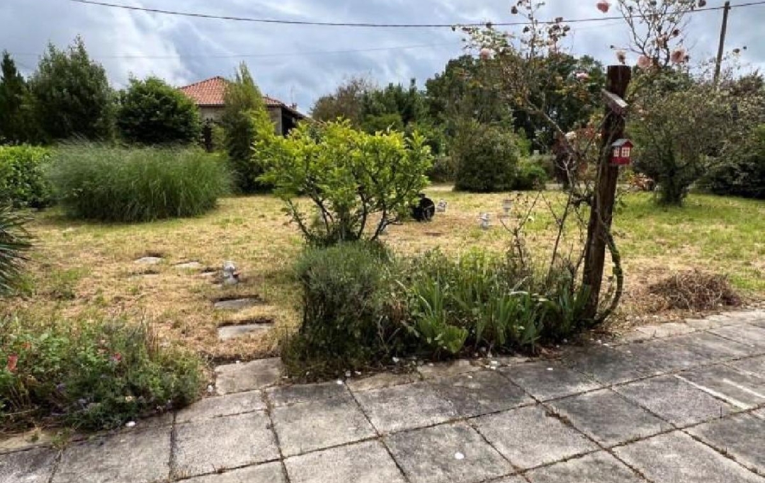 AGENCE TIC RUFFEC : House | CHAMPAGNE-MOUTON (16350) | 145 m2 | 91 395 &euro; 