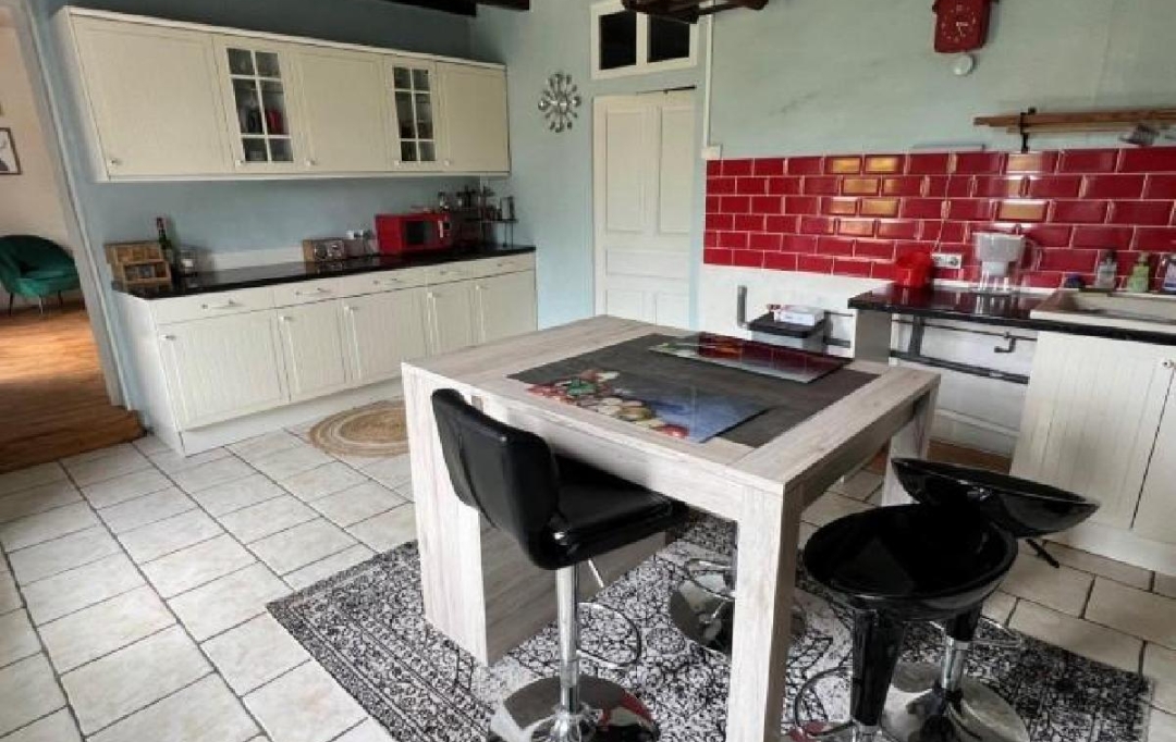 AGENCE TIC RUFFEC : House | CHAMPAGNE-MOUTON (16350) | 145 m2 | 91 395 &euro; 