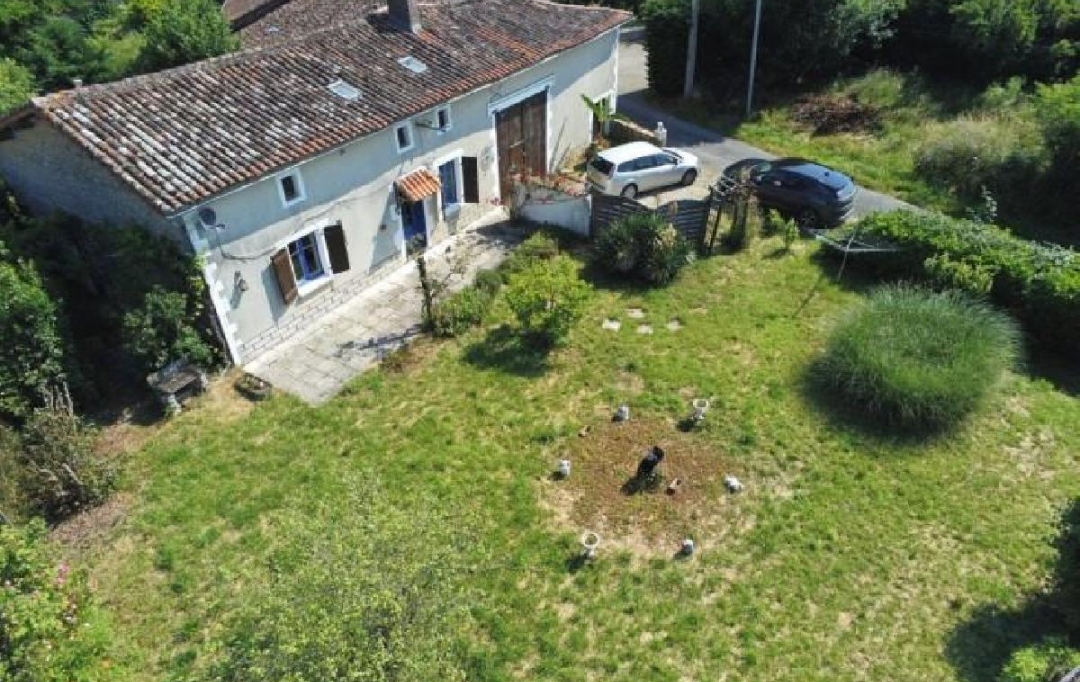 AGENCE TIC RUFFEC : House | CHAMPAGNE-MOUTON (16350) | 145 m2 | 91 395 &euro; 