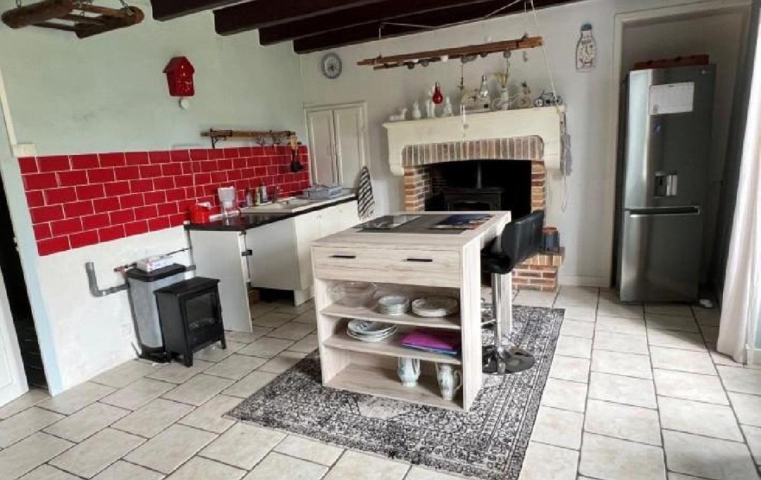 AGENCE TIC RUFFEC : Maison / Villa | CHAMPAGNE-MOUTON (16350) | 145 m2 | 129 000 € 