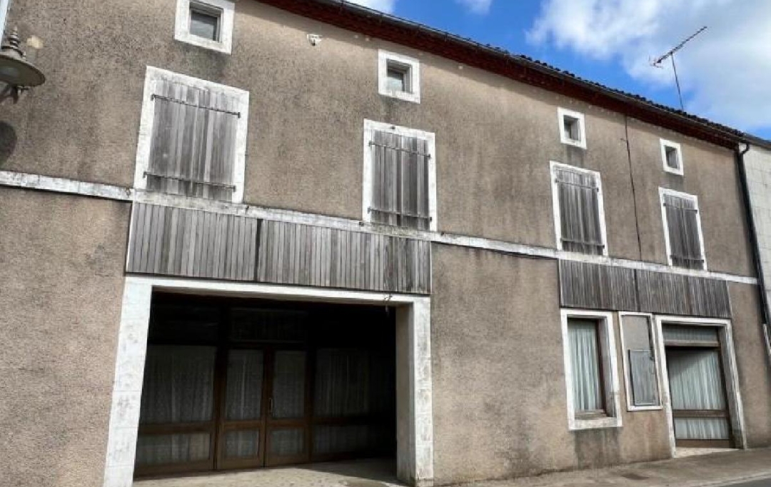 AGENCE TIC RUFFEC : Maison / Villa | CHAMPAGNE-MOUTON (16350) | 150 m2 | 14 000 € 