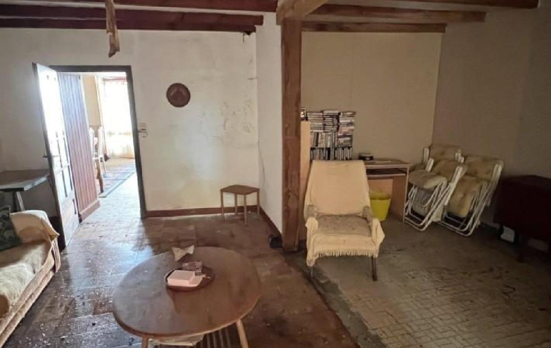 AGENCE TIC RUFFEC : Maison / Villa | CHAMPAGNE-MOUTON (16350) | 150 m2 | 14 000 € 