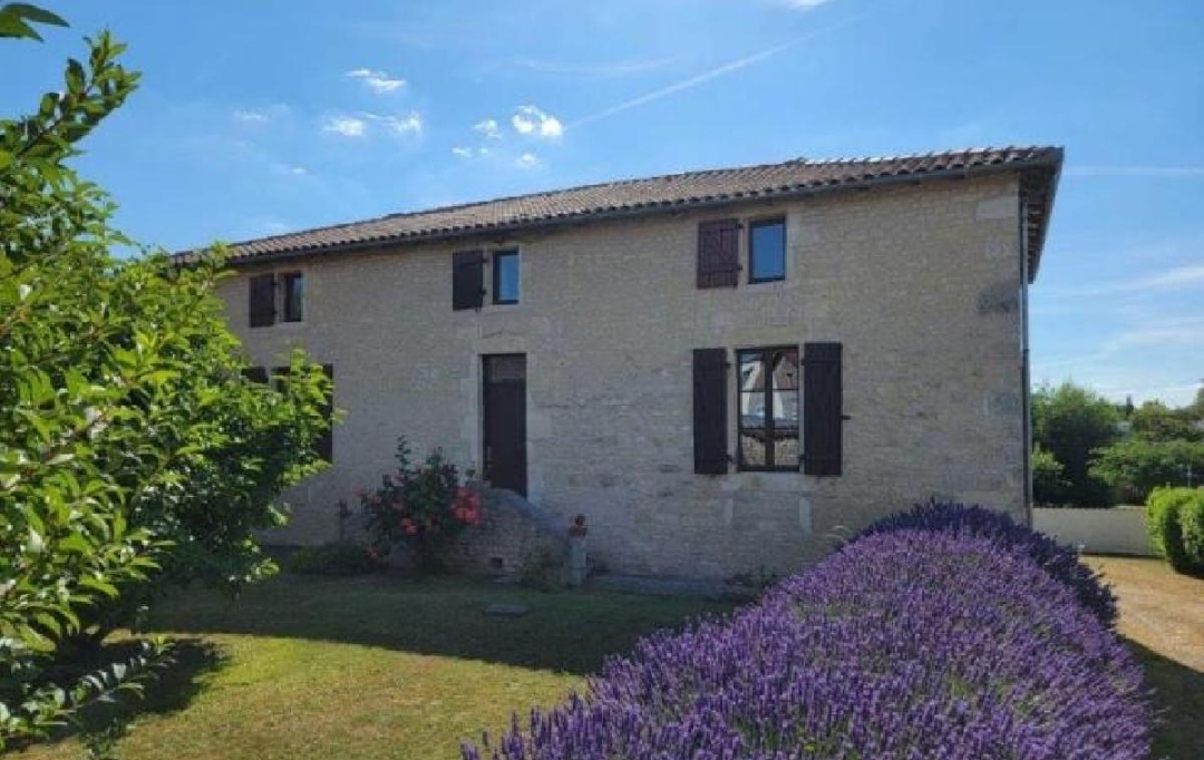 AGENCE TIC RUFFEC : Maison / Villa | RUFFEC (16700) | 177 m2 | 222 000 € 