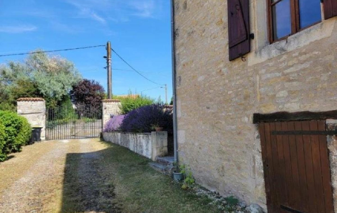 AGENCE TIC RUFFEC : Maison / Villa | RUFFEC (16700) | 177 m2 | 222 000 € 